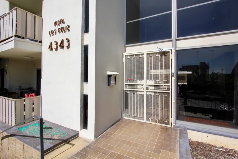 The entrance into Vista Los Feliz