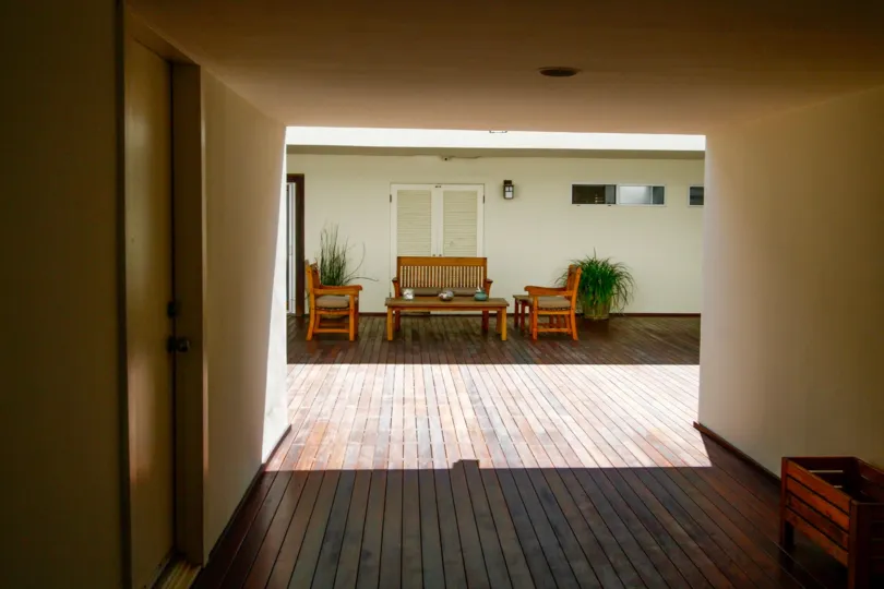 The patio area of Malibu Condominiums