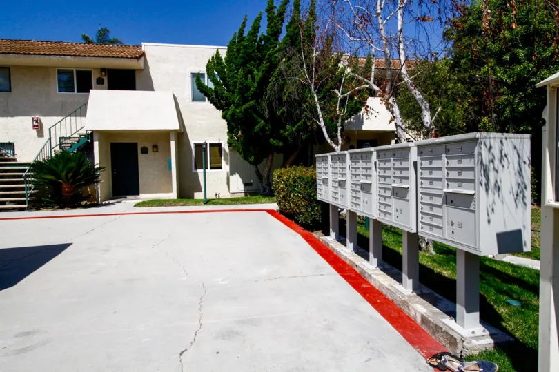 The drive into Malibu Gardens
