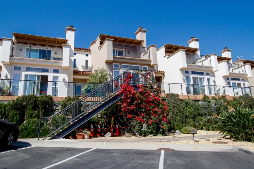The Vista Pacifica at Broad Beach building in CA California