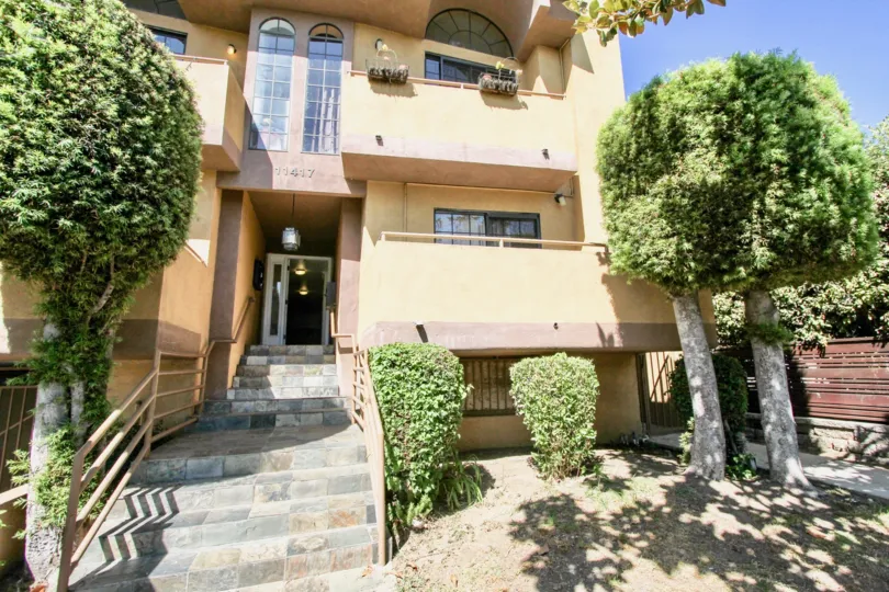 The stairs leading to the entrance of 11417 Culver Blvd