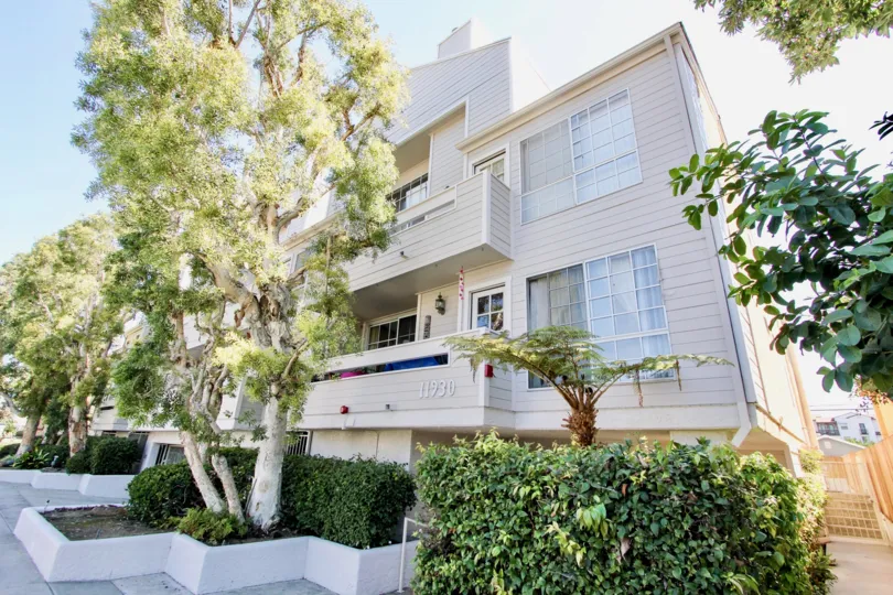 The view of 11930 Avon Way in Mar Vista, California