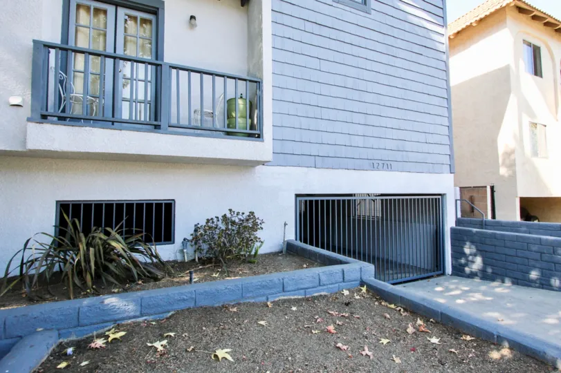 The landscaping around 12711 Mitchell Ave in Mar Vista, California