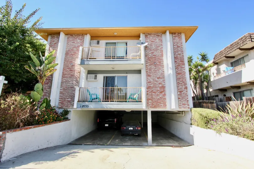 The view of 12735 Caswell Ave in Mar Vista, California