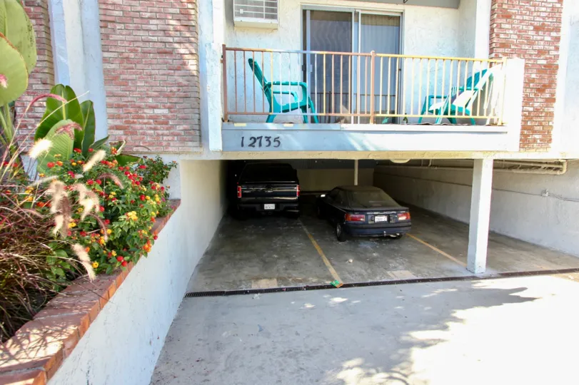 The garage at 12735 Caswell Ave