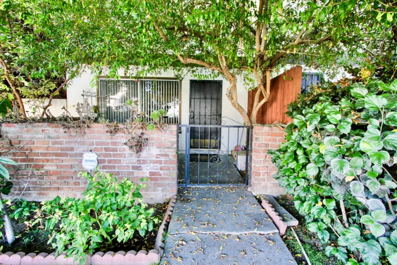 The entrance into 4043 Wade St