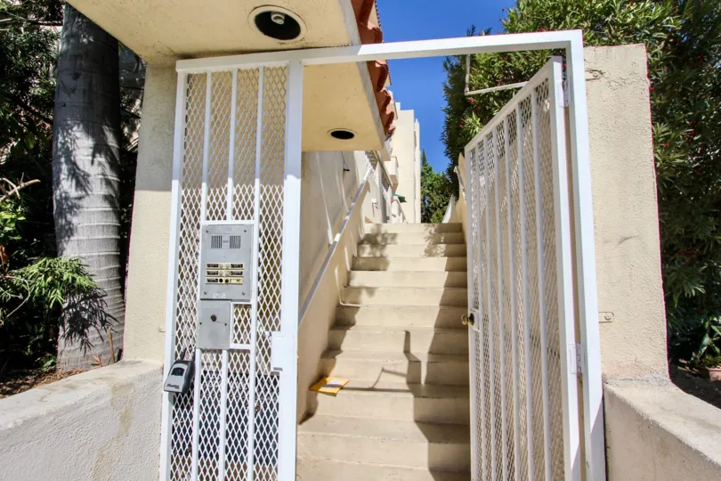 The gate into Beethoven Five