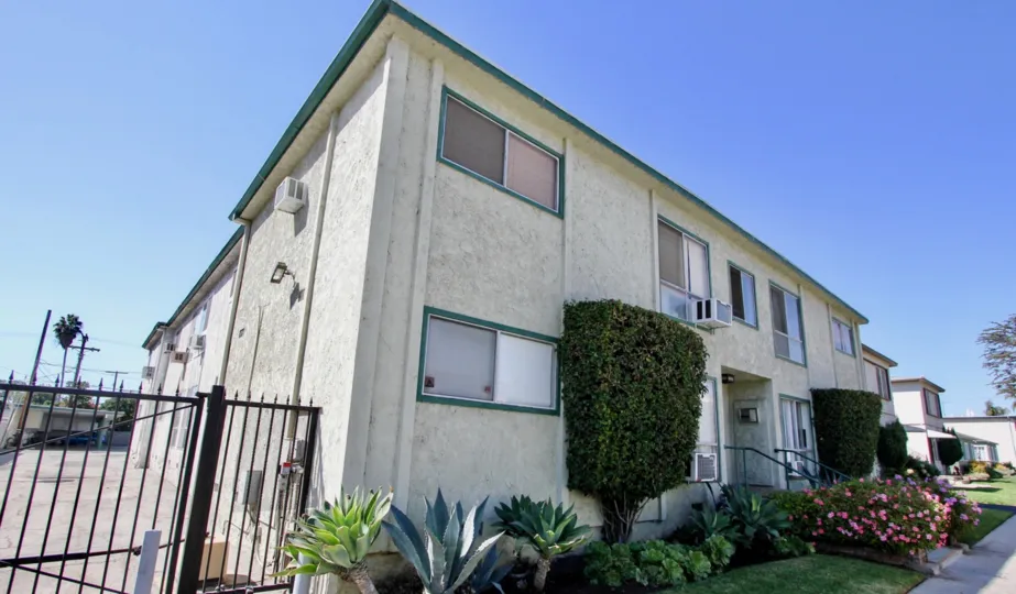 The view of Blueberry Isles in  Mar Vista, California