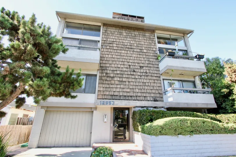 The view of Bonaparte in Mar Vista, California