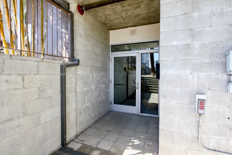 The entrance into the Habitat Pacific in Mar Vista, California