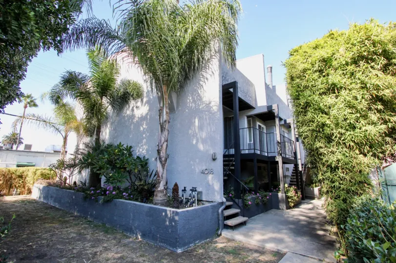 The view of Marina East Townhomes in Mar Vista, California