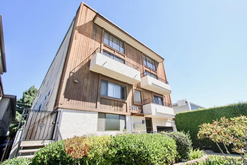 The balconies seen at Sierra Shores