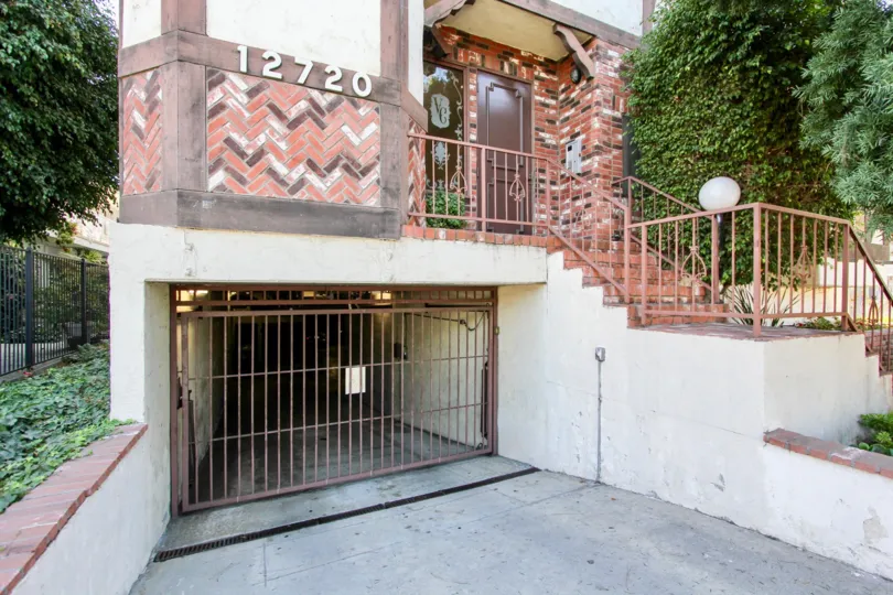 The garage at Venice Chateau