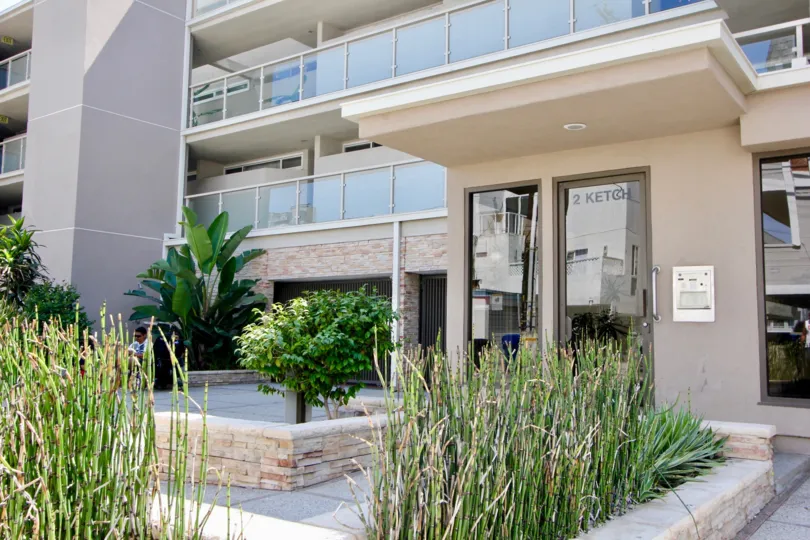 The building in 2 ketch of marina del rey has the beautiful glass design.