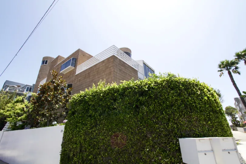The 28 Mast building