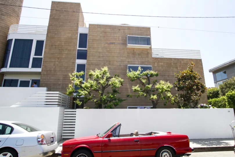 The curb parking at 28 Mast