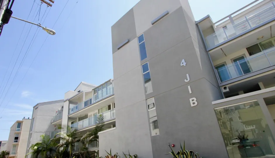front view of 4 Jib Apartment building, Marina Del Rey, California