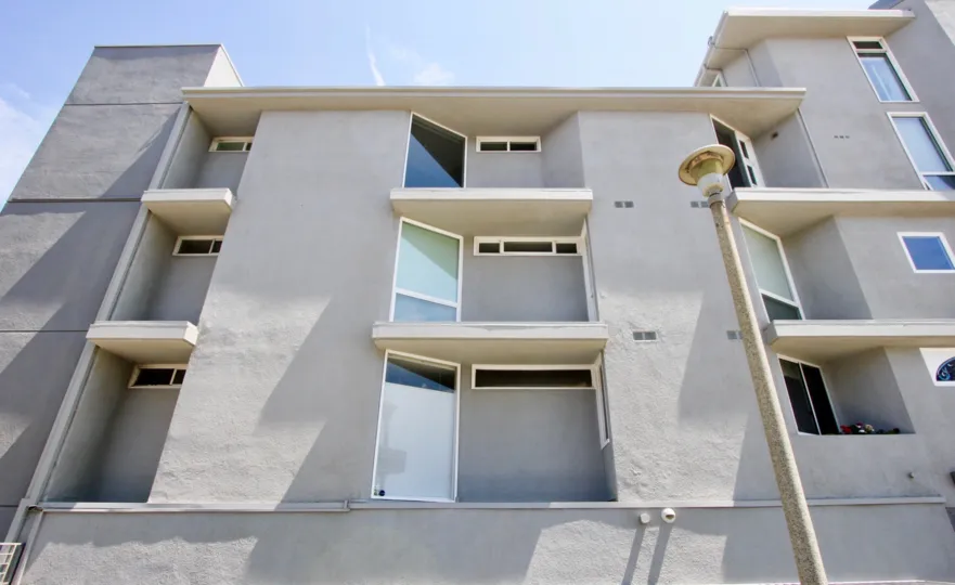 Amazing walls and finishing style of 6 Fleet apartments, marina del rey, california