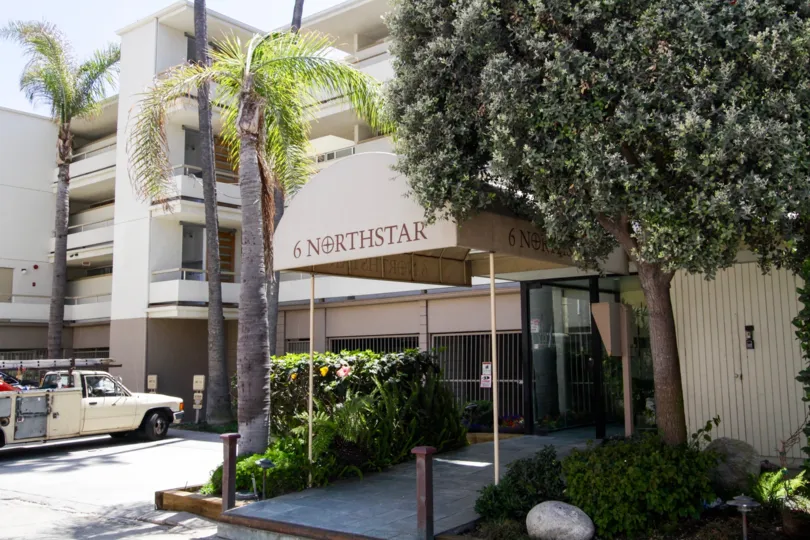 The entrance into 6 Northstar