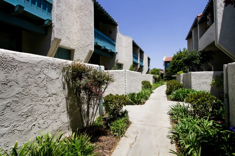 The sidewalks through Casa de Marina