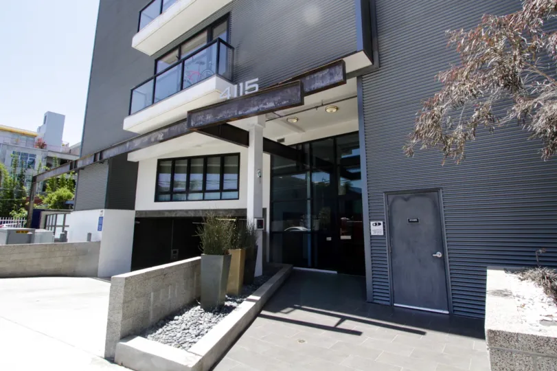 The entrance into Del Rey Lofts