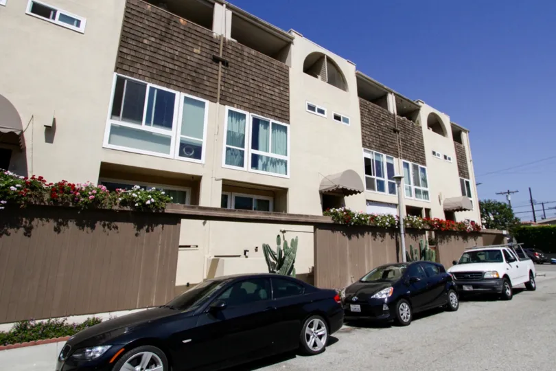 The architecture of the Marina Shores building