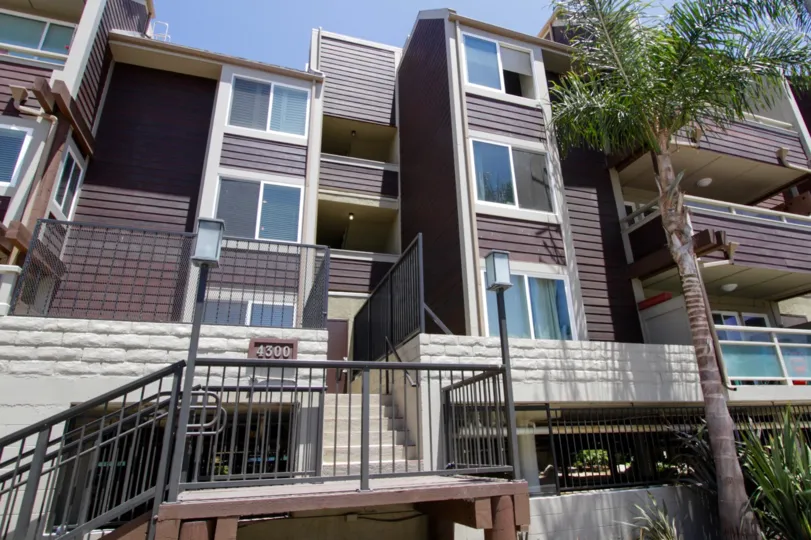 The entrance into Marina Strand in Marina Del Rey