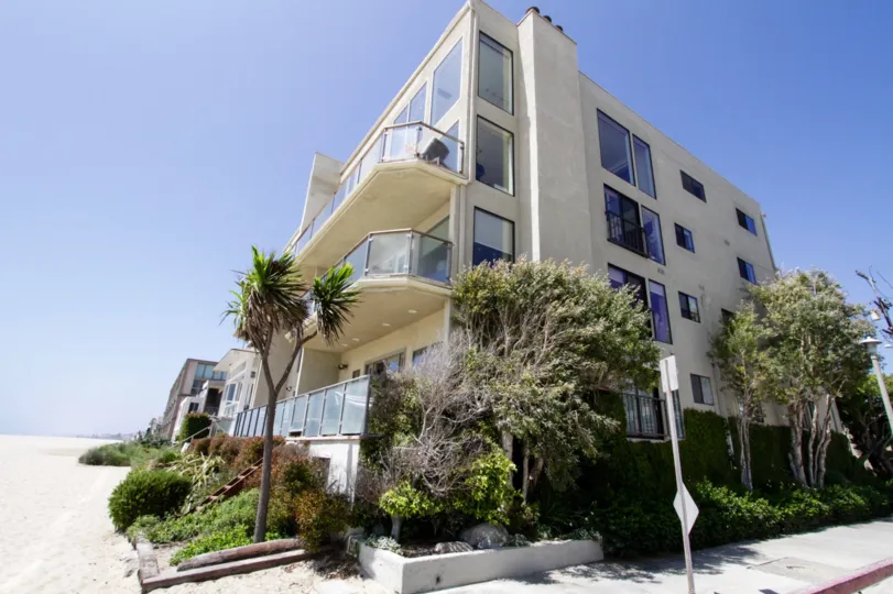 The architecture at the One Topsail