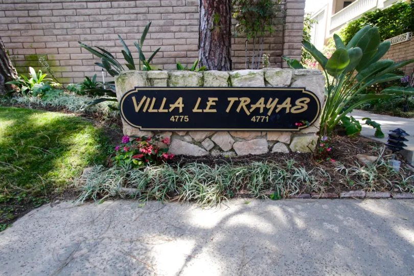 The sign welcoming people into Villa Le Trayas in Marina Del Rey