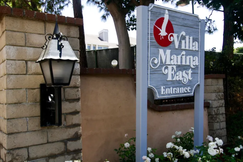 The sign welcoming you into Villa Marina East V in Marina Del Rey
