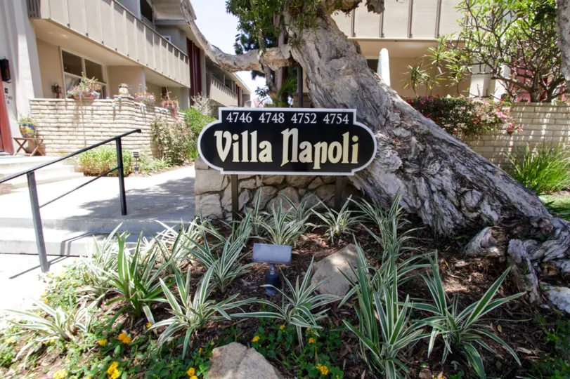 The sign welcoming you into Villa Napoli in Marina Del Rey