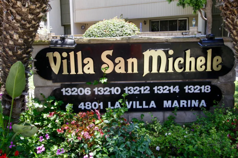 The sign welcoming you to the Villa San Michele