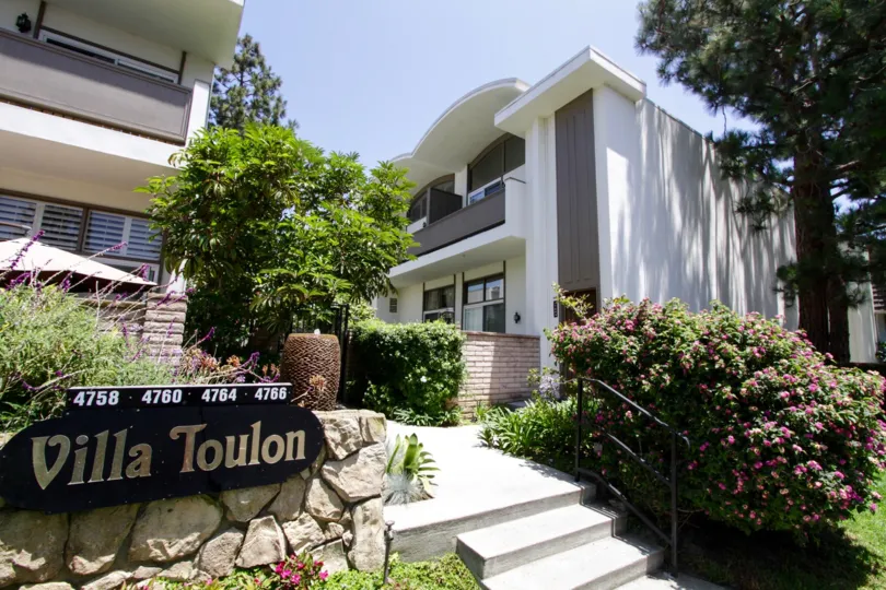 The entrance into the Villa Toulon in Marina Del Rey
