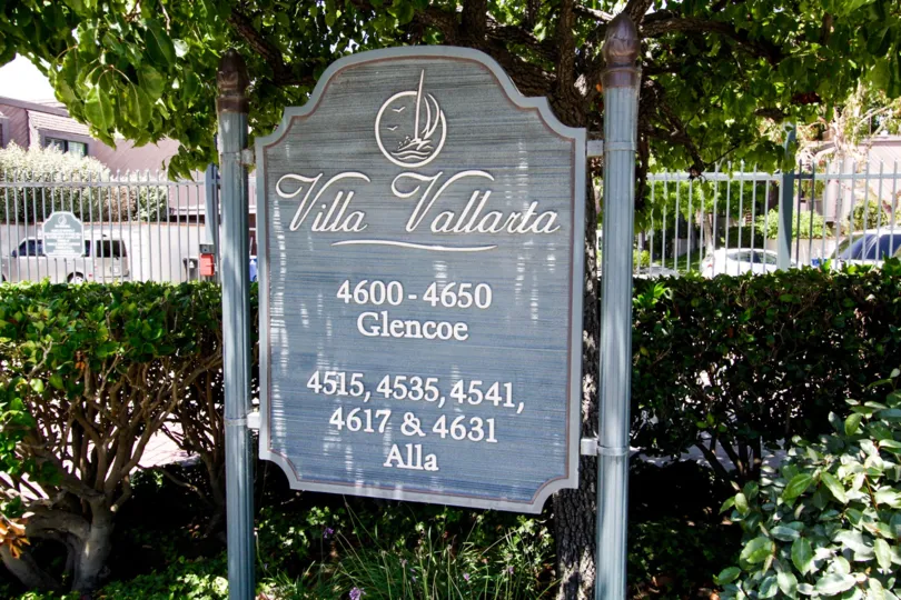 The welcoming sign at Villa Vallarata in Marina Del Rey