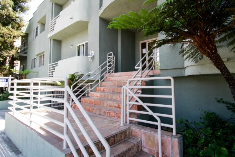 The stairs leading up to the entrance of 10926 Moorpark St