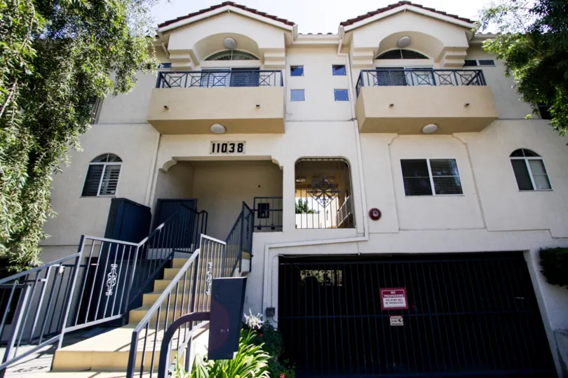 The entrance into 11038 Camarillo St
