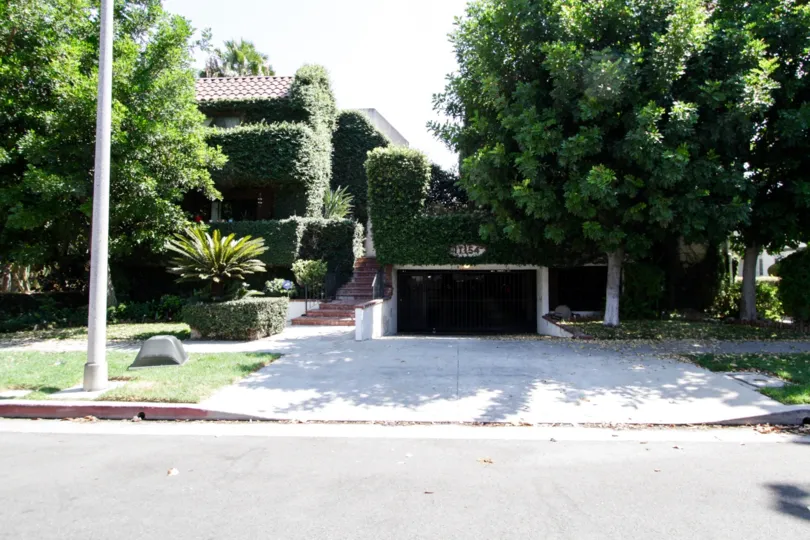 The parking for 11154 Huston St in North Hollywood