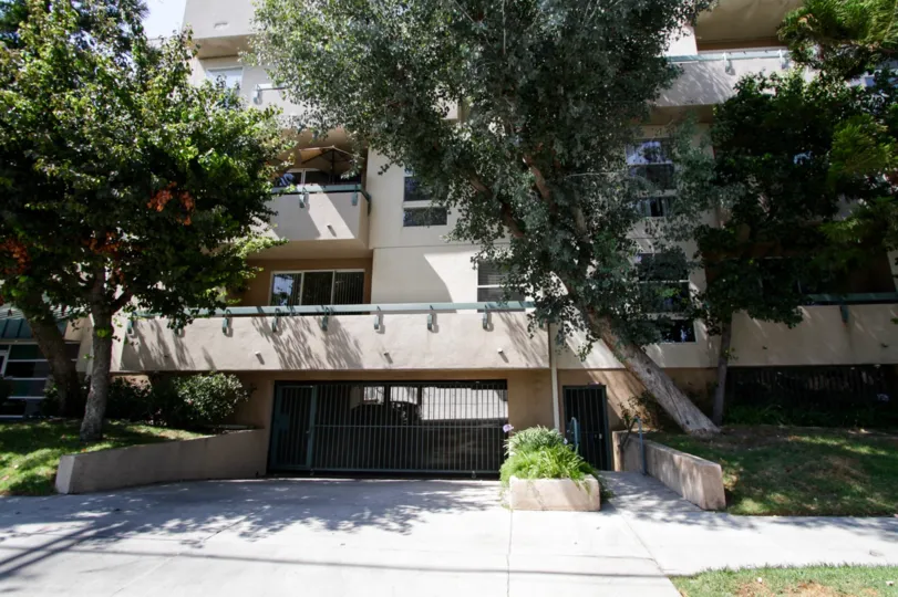 The parking for 11225 Peach Grove St in North Hollywood