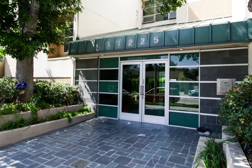 The entrance into 11225 Peach Grove St