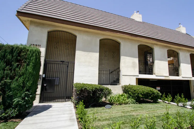 The entrance into 13211 Vanowen St in North Hollywood