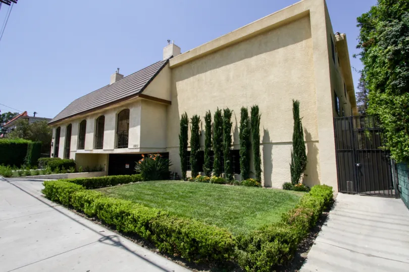 The side entrance into 13211 Vanowen St