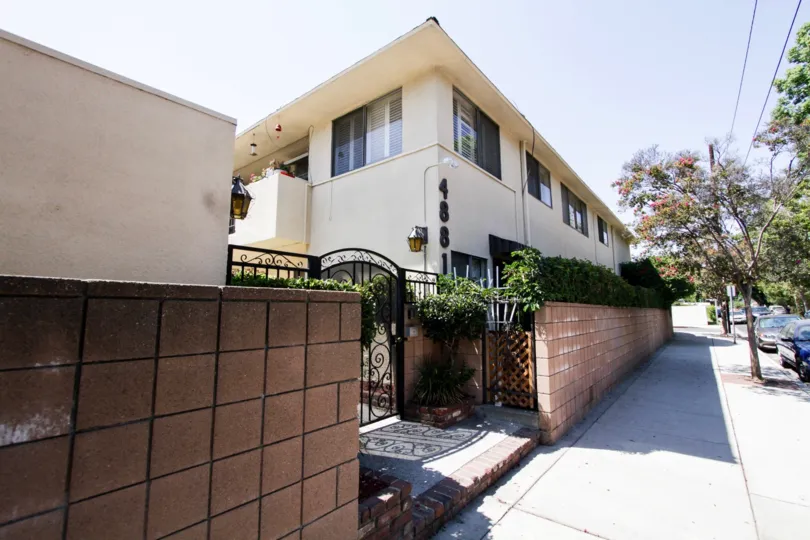 The sidewalk around 4881 Cleon Ave in North Hollywood