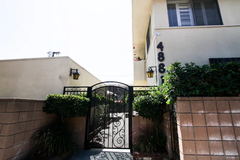 The entrance into 4881 Cleon Ave