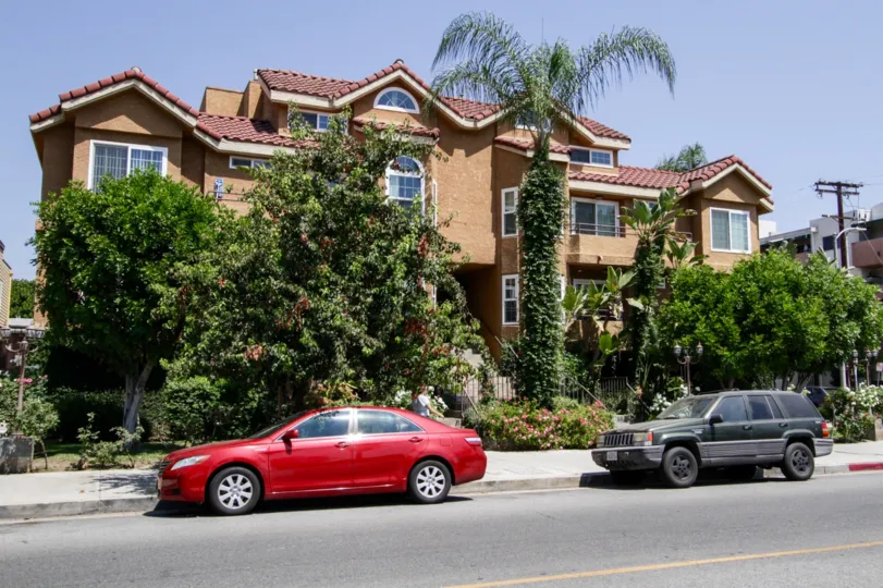 Parking on the curb in front of 5102 Tujunga Ave
