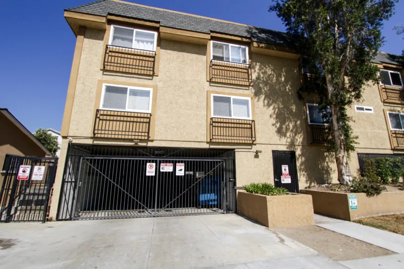 The parking option for 5224 Denny Ave