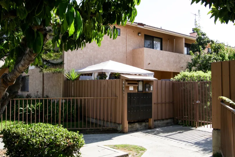 The entrance into 6525 Cleon Ave