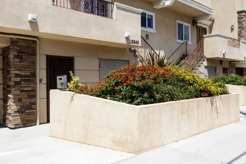 The landscaping of Bellaire Townhouses