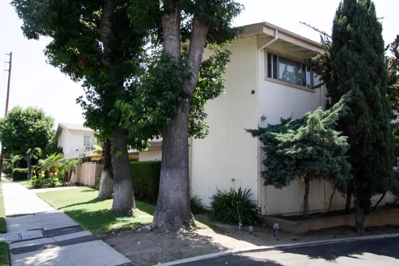The landscaping around Coldwater Ardmore in North Hollywood
