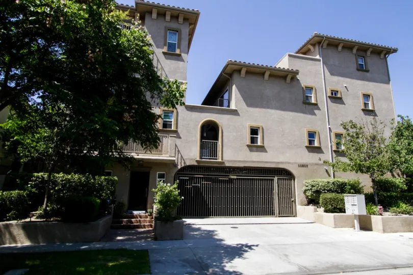 The driveway into Hesby Villas