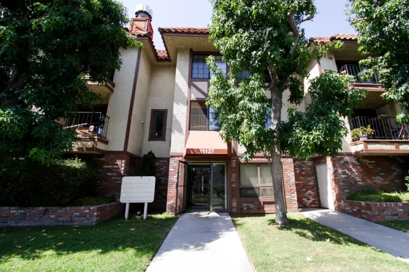 The entrance into La Maida Townhomes in North Hollywood